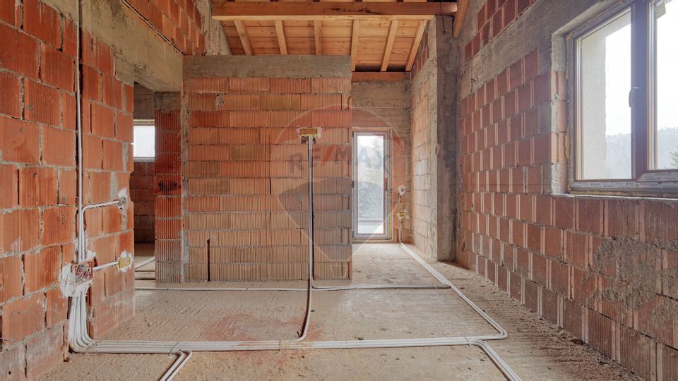 Casă / Vilă cu 6 camere de vânzare în Predeal