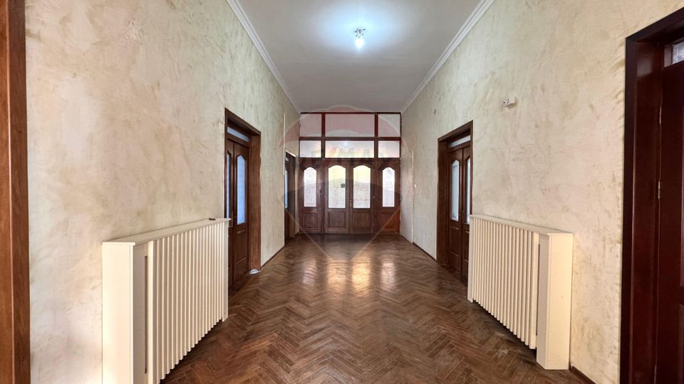 Vila de vanzare in zona peninsulara Constanta