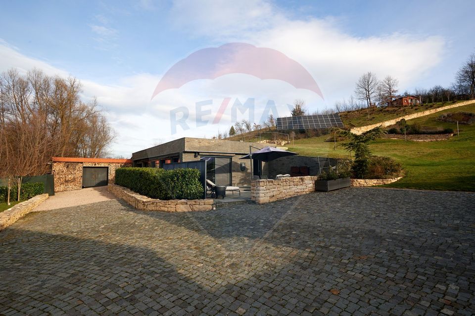 180sq.m Special Property for sale