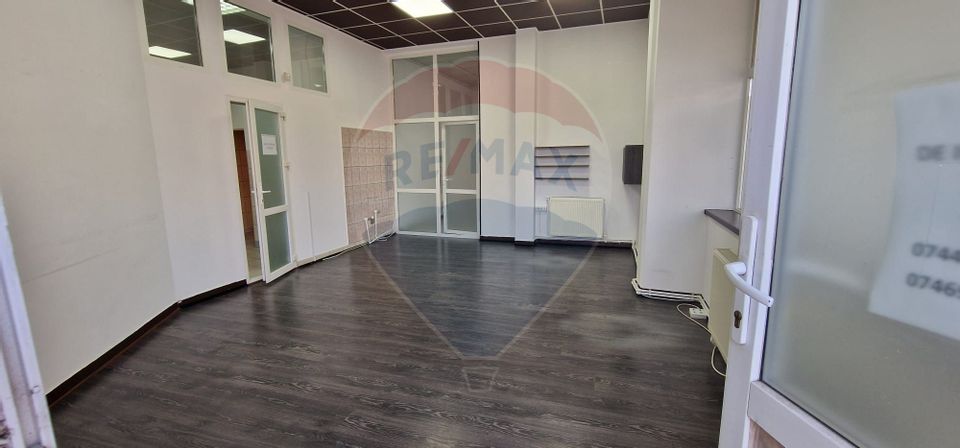 65sq.m Commercial Space for rent, Central area