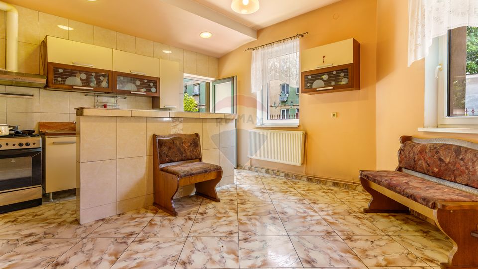 8 room House / Villa for sale, Gheorgheni area