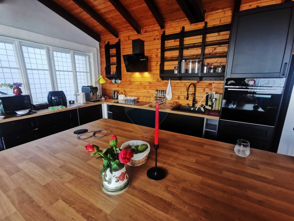 Casa / Vila cu 8 camere de vanzare în zona Cotroceni