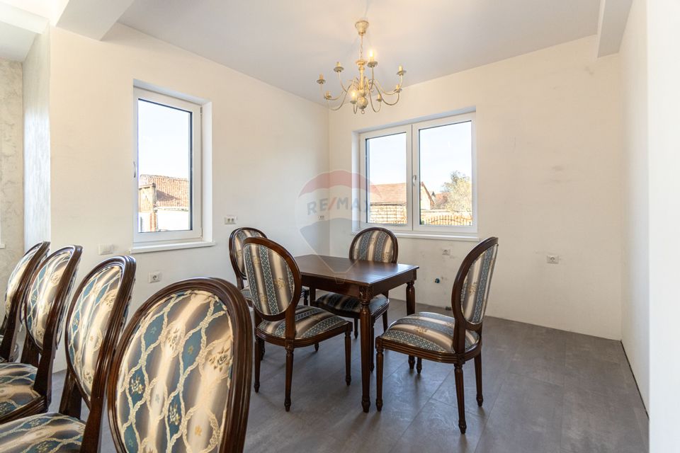 CASE NOI ÎN ARHITECTURĂ ALPINO-MODERNĂ CU ALEE PRIVATA | CRISTIAN