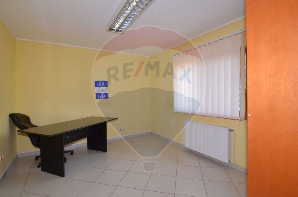 Casă / Vilă cu 14 camere de vânzare în zona Centrală