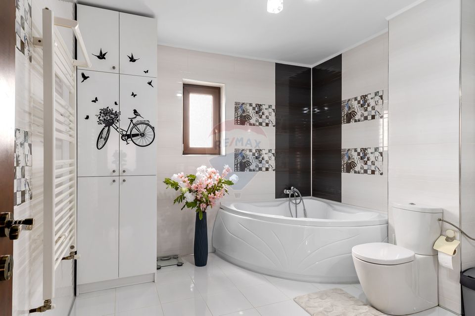 DE VANZARE  Vila cu piscina Zona Colentina