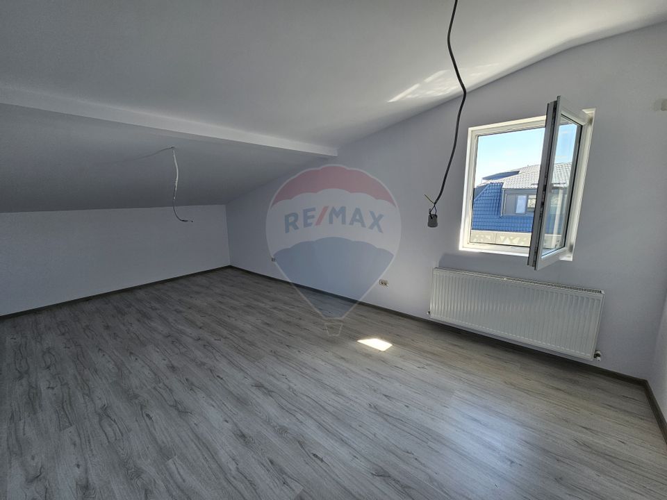 Apartament 4 camere 115.7 mp cu terasa , loc parcare si boxa demisol