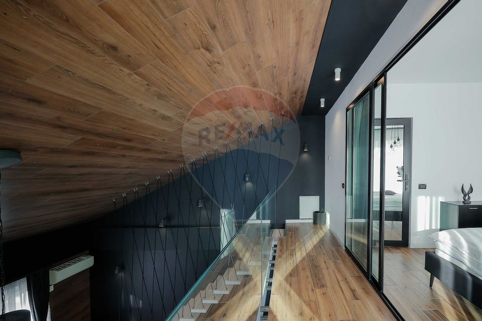 Penthouse tip Loft, 3 camere, pe două niveluri, cu terase de 108 mp