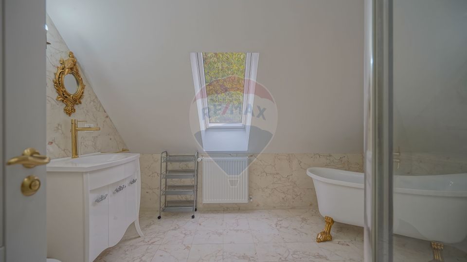 COMISION 0%|Apartament cu 4 camere | Ultracentral | Lux | Priveliște |