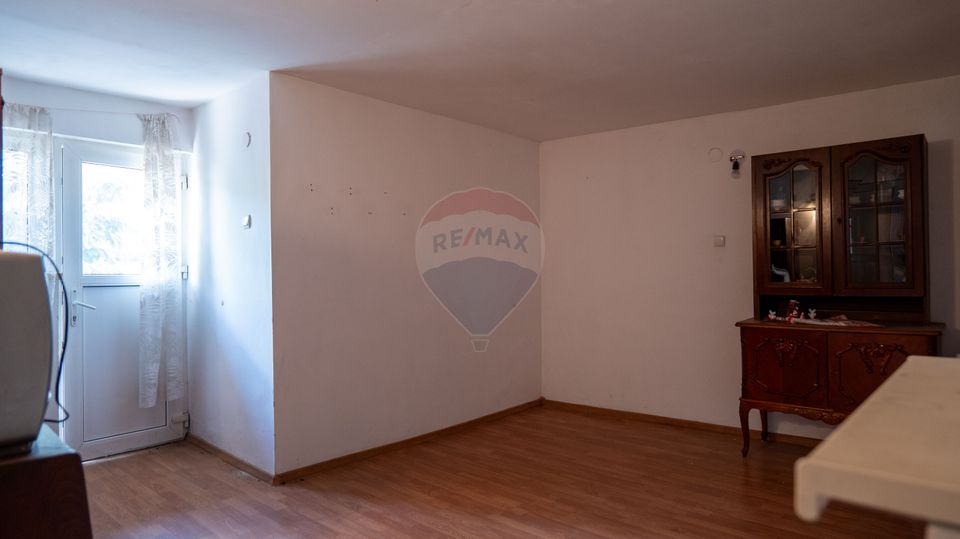 Oferta - casă de vânzare  si teren 241 mp, în zona Andronache