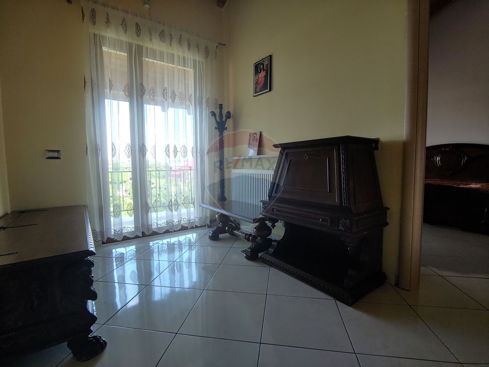 Casă / Vilă de lux cu 5 camere de vânzare în Vadu Moldovei, Suceava