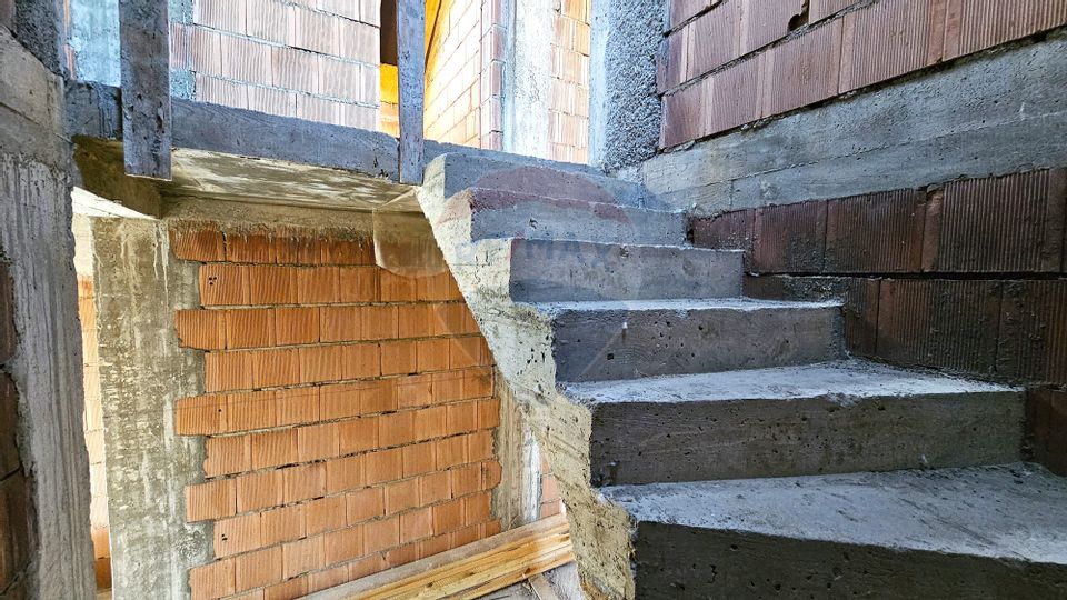 Comision 0% | Cristian | Finisaje La alegere | 3 băi | Teren 500 mp