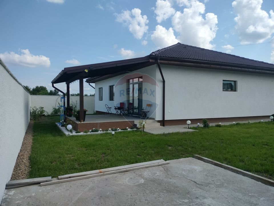 Casă cu 4 camere pe un singur nivel -Targu Mures (Sancraiu de Mures)