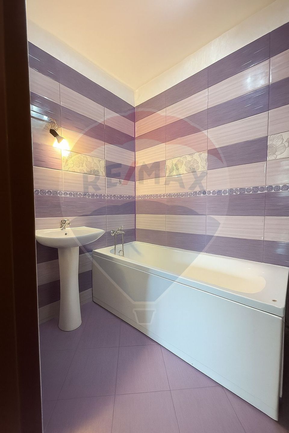 Apartament 3 camere Dobroesti cu loc de parcare inclus