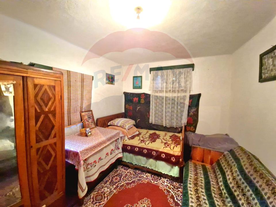 Casă / Vilă cu 4 camere in Scaesti , Teren - 900 mp