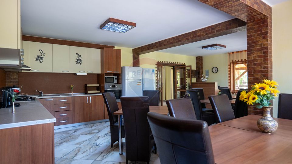 Oferta - vanzare pensiune 10 camere si casa de vacanta, Slanic Prahova