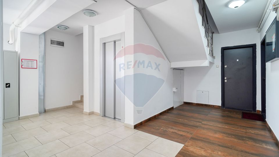 Apartament cu 2 camere, de vânzare, cu grădină și parcare în Noua