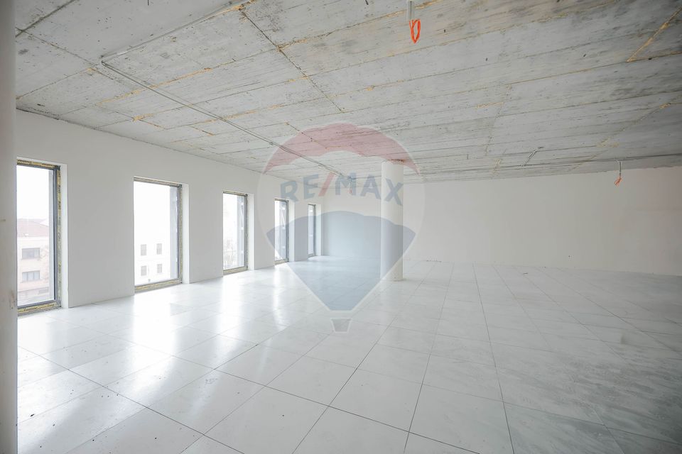 561sq.m Office Space for rent, Ultracentral area