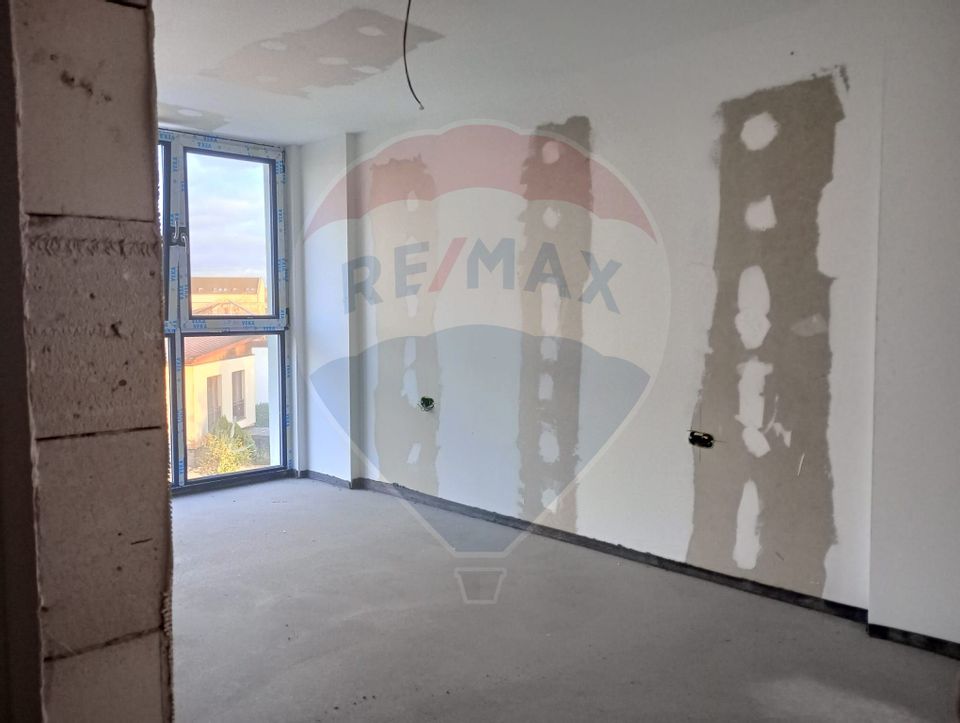 Apartament cu 2 camere de vânzare în zona Subcetate