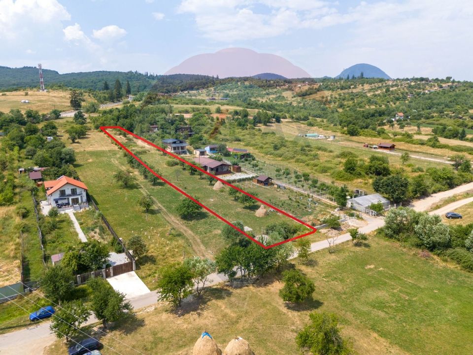 Land 2,187sqm Vulcan / Strada Parului