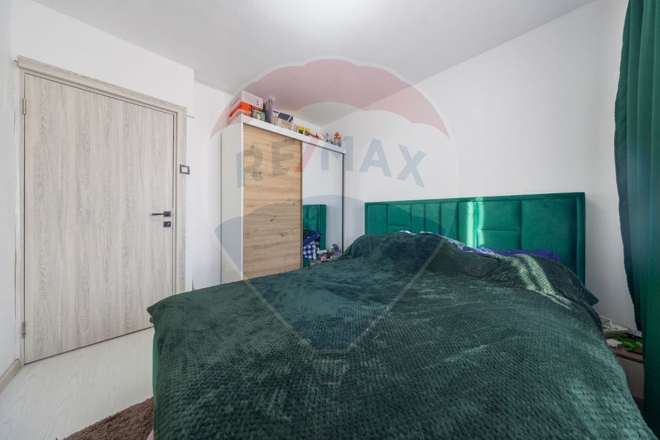 Apartament cu 3 camere de vânzare în zona Electroprecizia