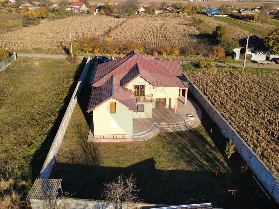 5 room House / Villa for sale