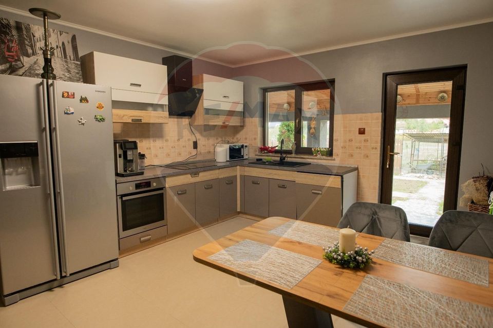 5 room House / Villa for sale