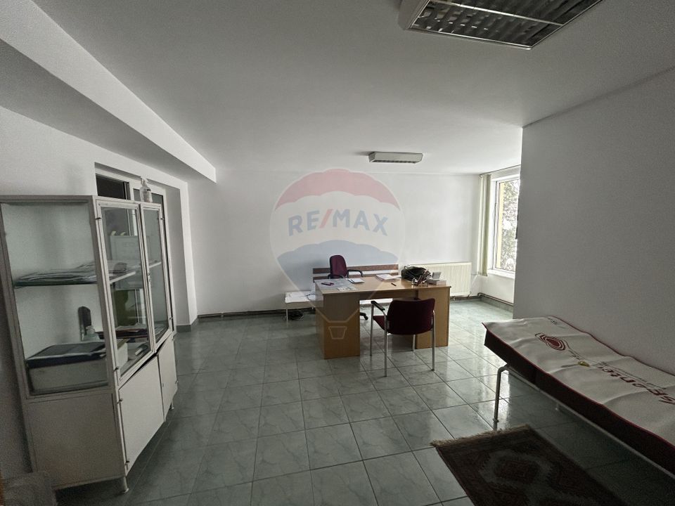 70sq.m Commercial Space for rent, Central area