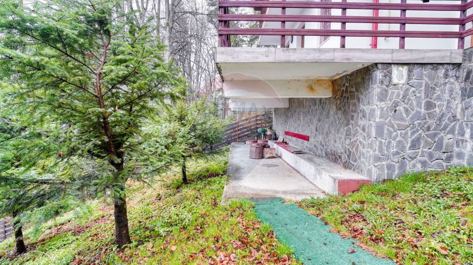 Vilă de vânzare în Predeal – vedere panoramică către pârtia de schi