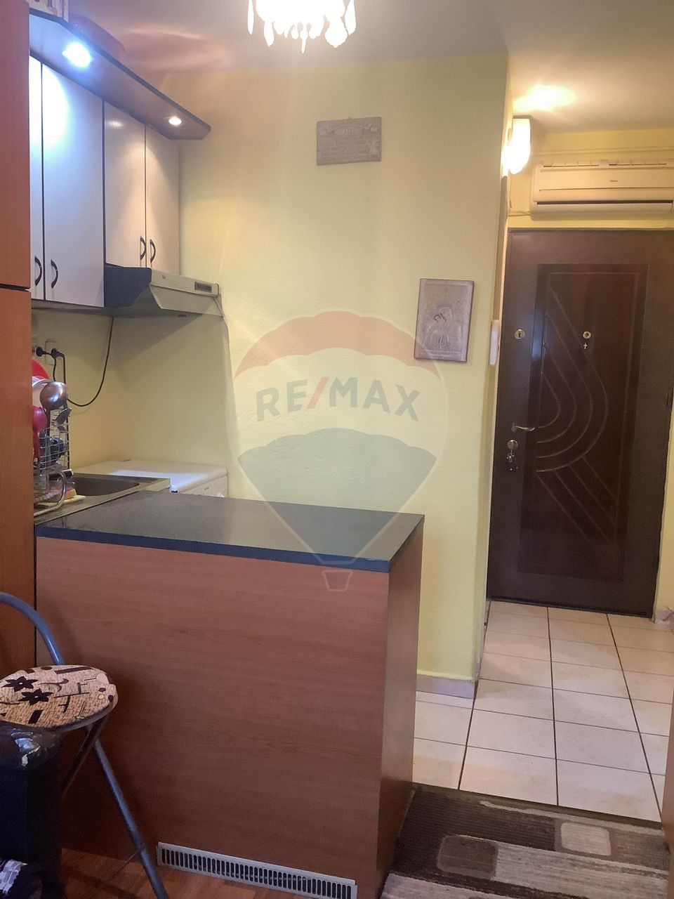 Apartament cu 2 camere de vânzare în zona Boul Rosu