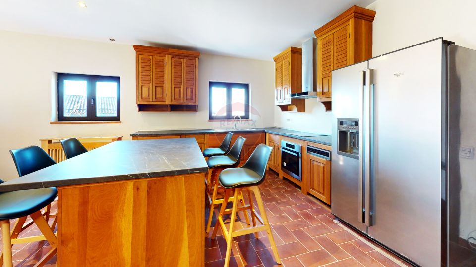 4 room House / Villa for sale