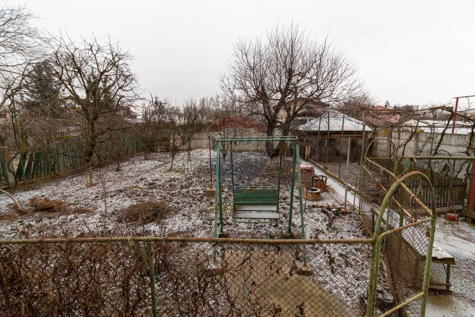 Villa with 7 rooms for sale in the Central area of Aleea Grivitei