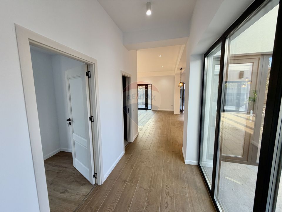 Casă / Vilă cu 4 camere de vânzare în zona Nord