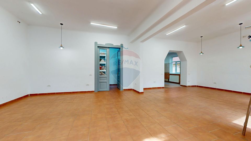 150sq.m Office Space for rent, Brasovul Vechi area