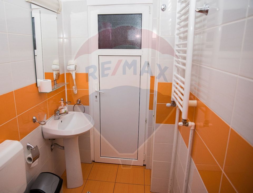 18 room Hotel / Pension for sale, Est area