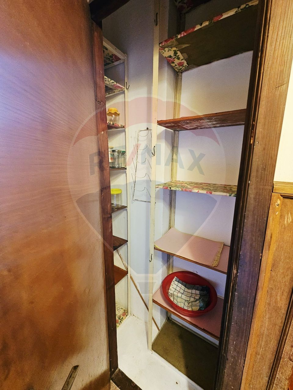 4 CAMERE de INCHIRIAT - clasic- Zizinului 30, bloc 33-5din 8!