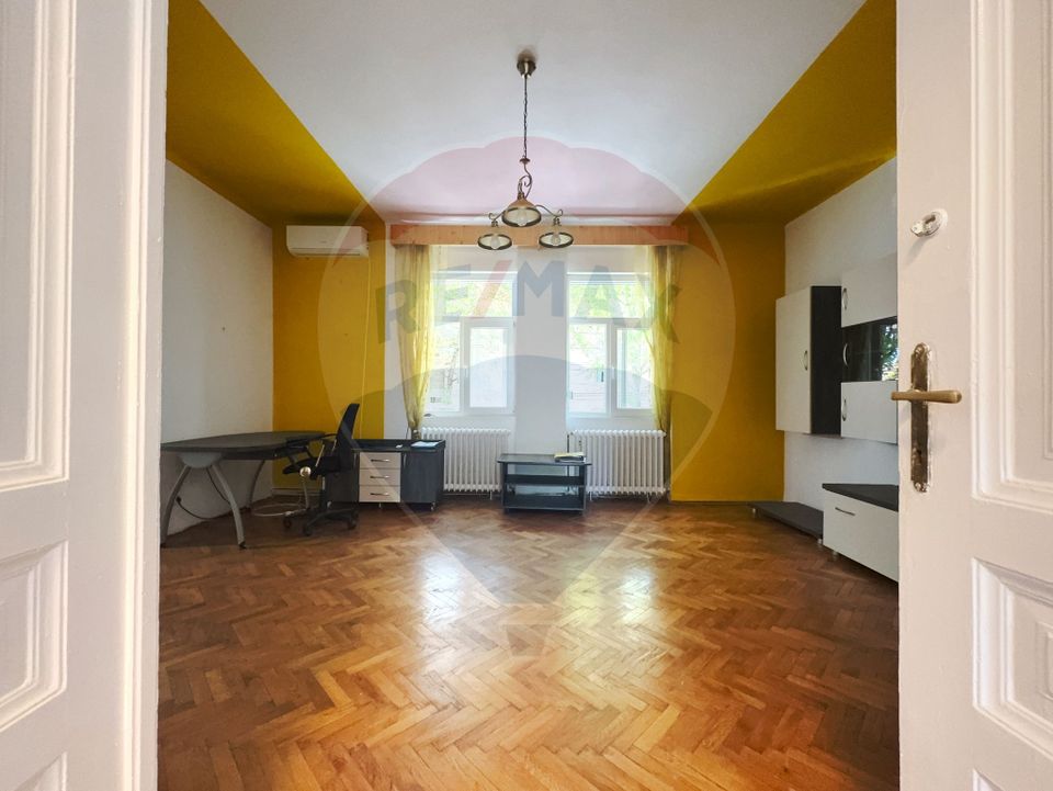 Casă / Vilă cu 6 camere de vânzare în zona Elisabetin