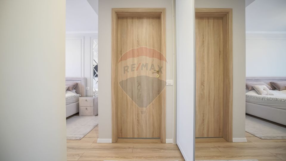 Apartament cu 3 camere de vânzare în zona Tractorul