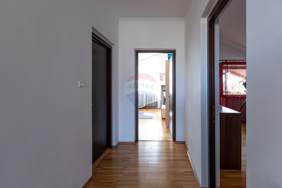 Vilă cu 7 camere de vânzare în zona Centrală Orașul  BUHUȘI