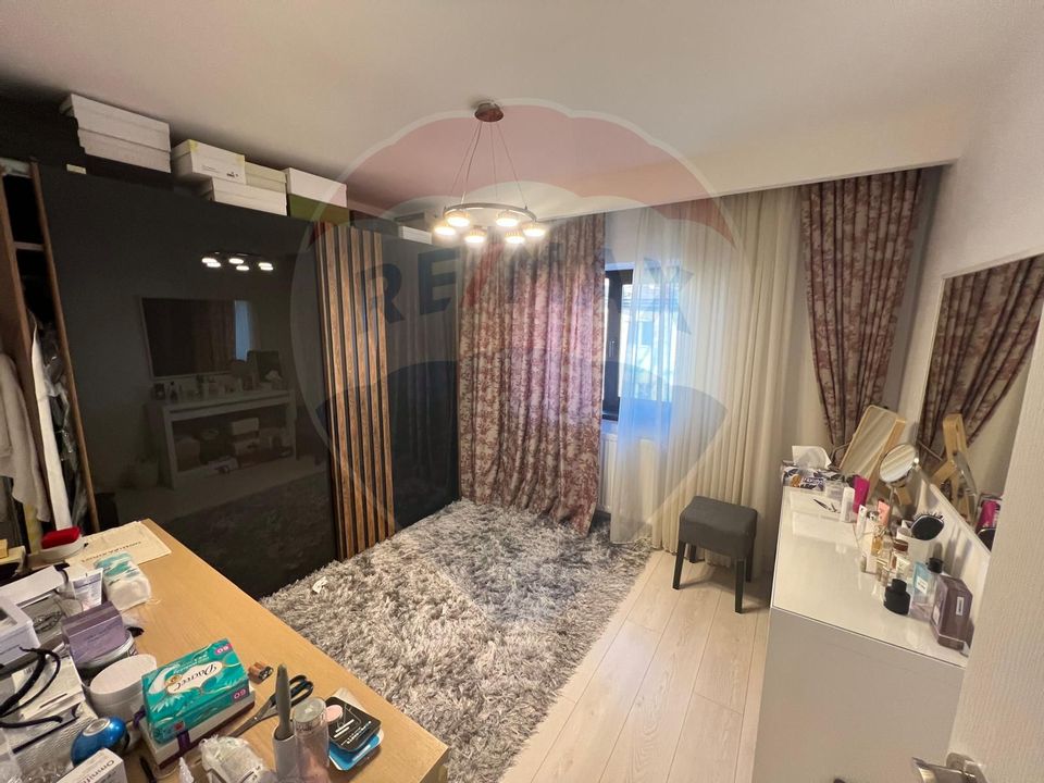 Apartament cu 3 camere în zona Tineretului