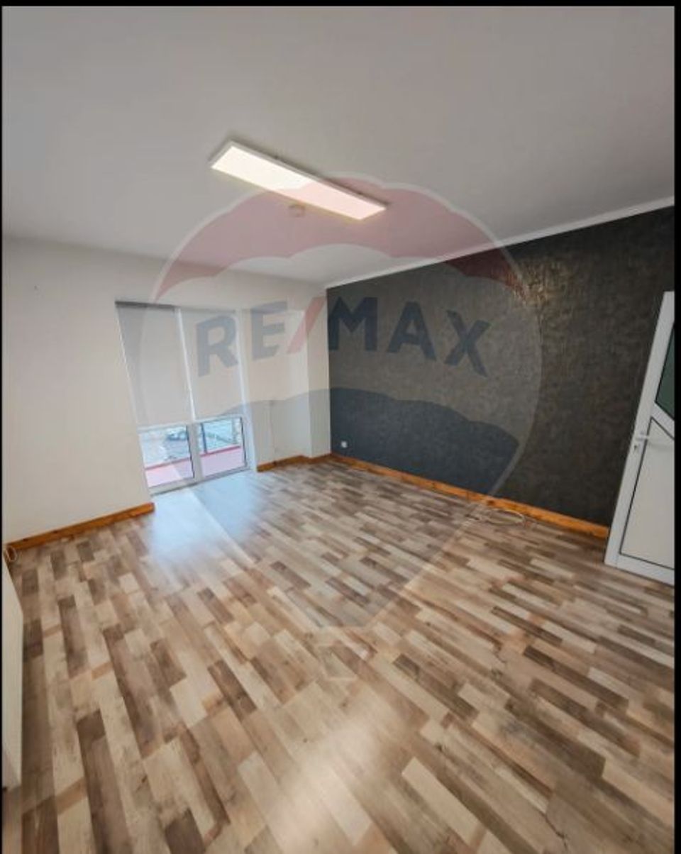 220sq.m Office Space for rent, Vitan Mall area