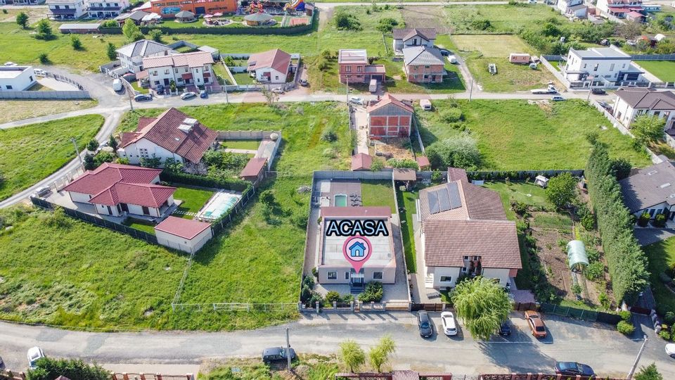 De vânzare casă modernă cu 5 camere în Dumbraviţa