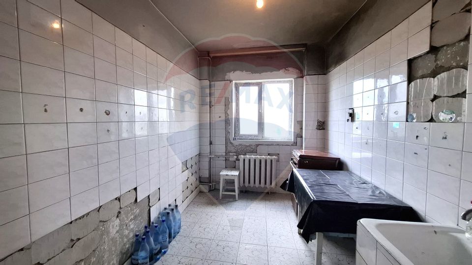 2 room detached apartment, block 1980, Gorjului Metro