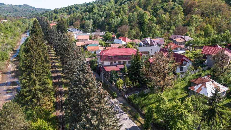 Oferta - vanzare pensiune 10 camere si casa de vacanta, Slanic Prahova