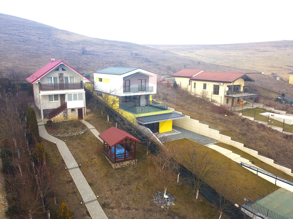 Casa premium de vanzare in Campenesti!
