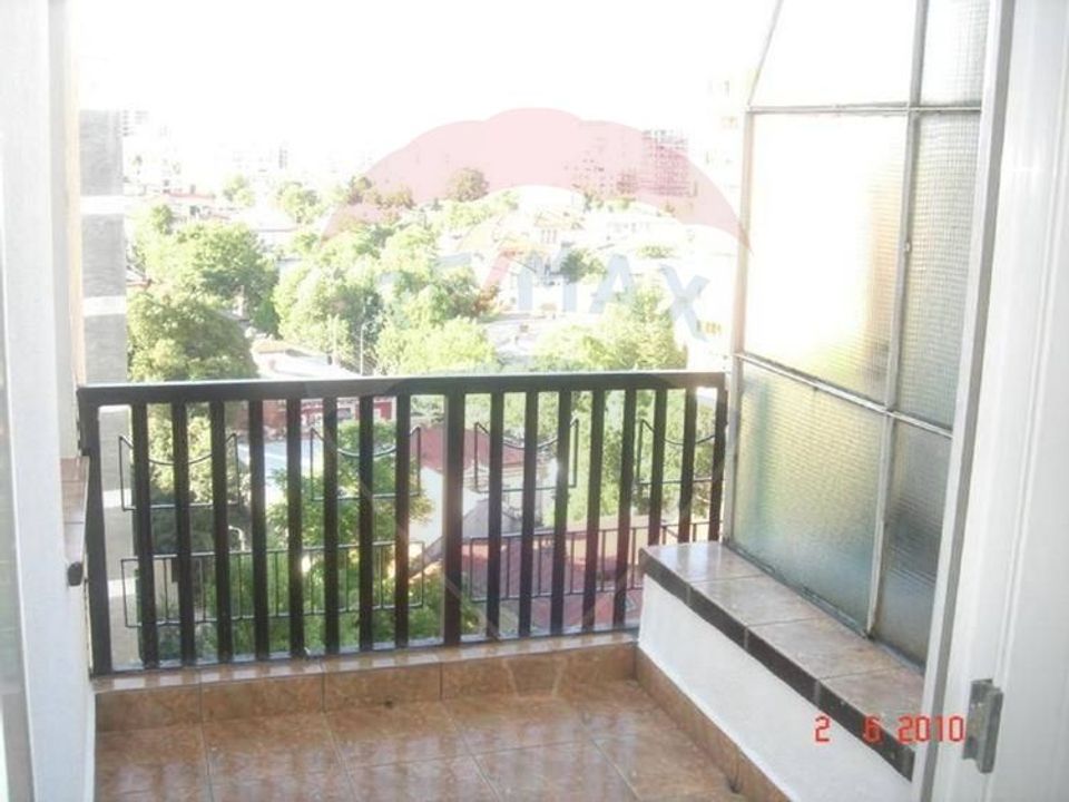 INCHIRIERE/Apartament spațios cu 4 camere – Bd. Unirii nr. 76