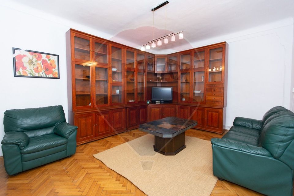 6 room House / Villa for sale, Central area
