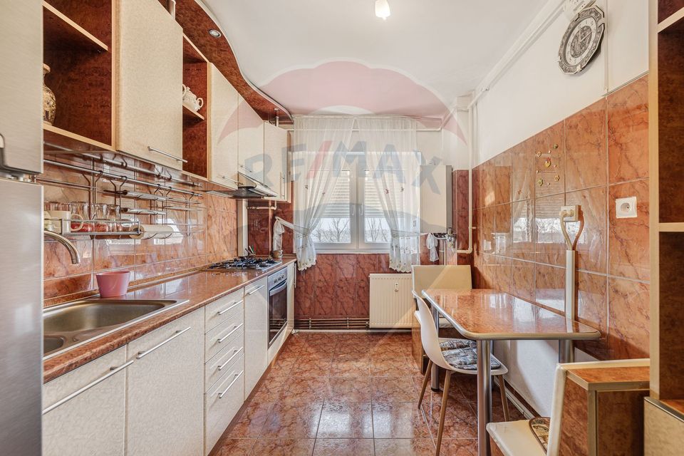 Apartament cu 3 camere pe Malul Muresului