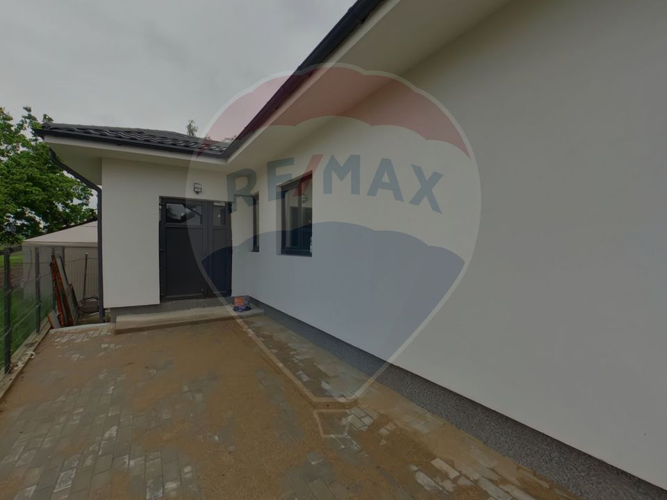 4 room House / Villa for sale, Nord-Est area