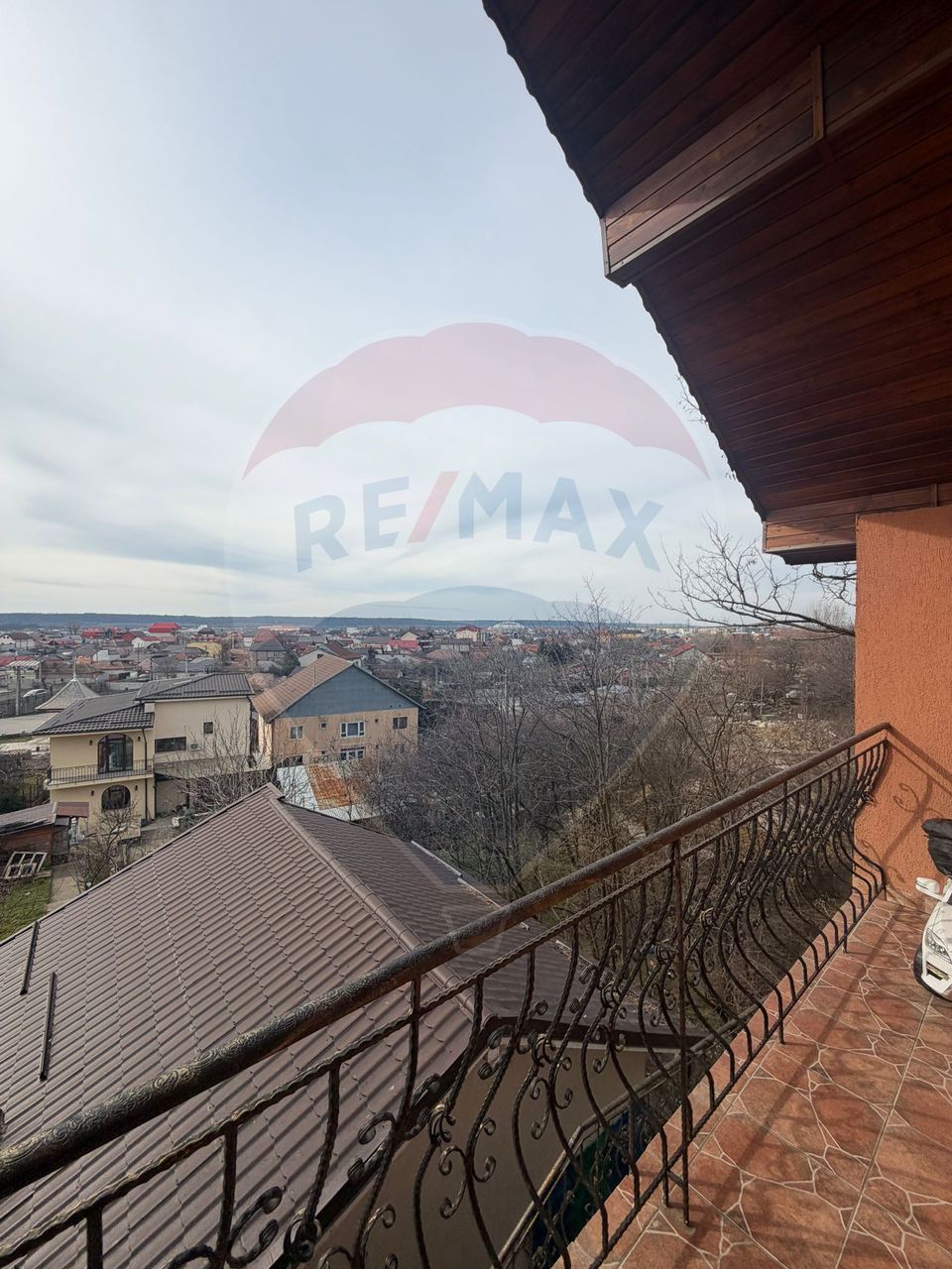 5 room House / Villa for sale, 1 Mai area