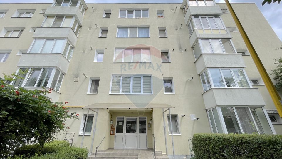 Apartament cu 3 camere de închiriat în zona Astra